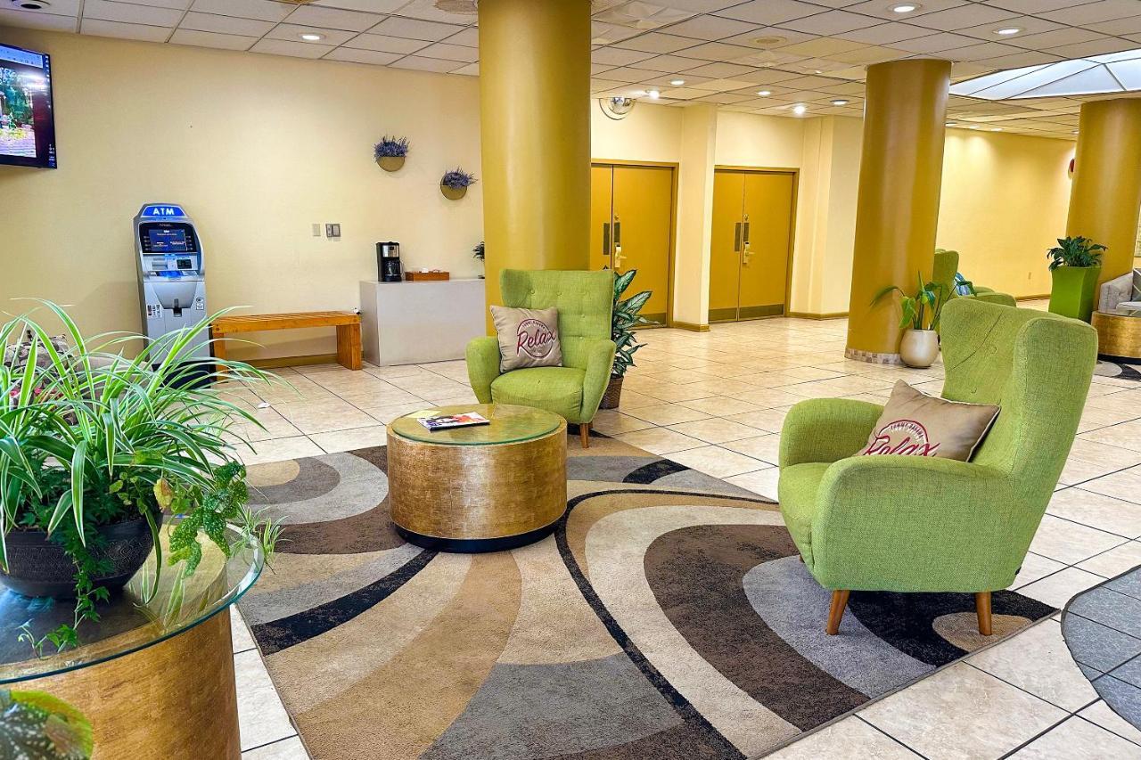 Golden Green Hotel By Oyo Charlotte Exterior photo